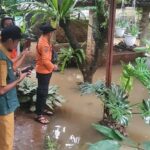 Tembok Jebol, Banjir 60 Cm Genangi Permukiman Warga Bojonggede Bogor