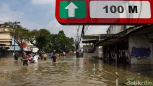Banjir Landa 15 Titik di Kabupaten Tangerang Akibat Hujan Lebat Disertai Angin Kencang