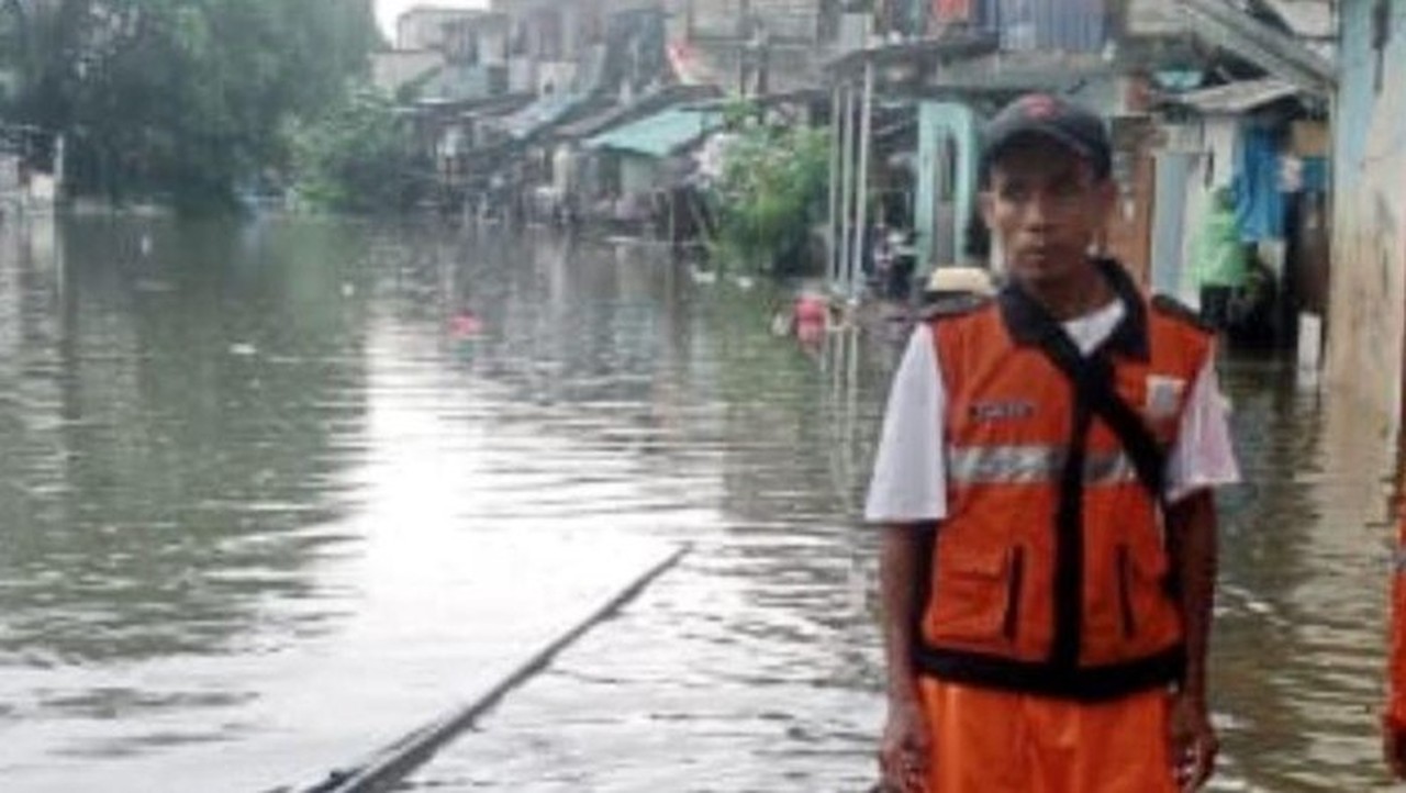 Banjir Luapan Kali Item, Ratusan Warga Pademangan Timur Jakarta Utara Terpaksa Mengungsi