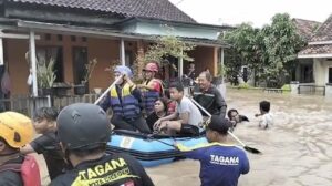 Tanggul Jebol dan Kali Meluap, Banjir Rendam 3 Kecamatan di Cilegon, Warga Mengungsi