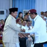 Momen Haru Peresmian 166 Sekolah Rakyat, Gus Ipul Dipeluk Prabowo di Banjarbaru