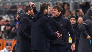 Antonio Conte Diusir Wasit, Ngamuk di Pinggir Lapangan Saat Napoli Ditahan Imbang Inter Milan