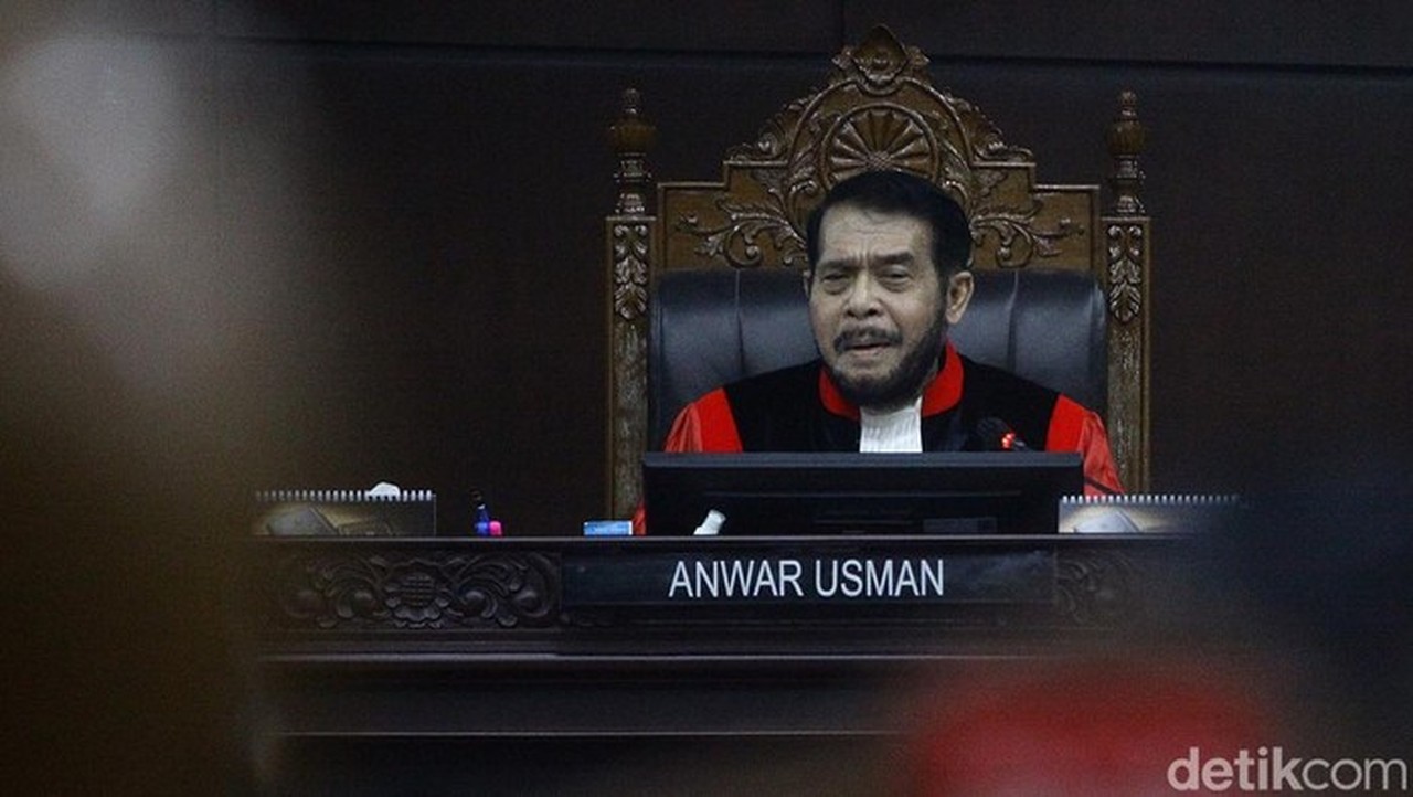 Hakim MK Anwar Usman Terima Surat Peringatan Akibat Sering Absen Sidang dan Rapat