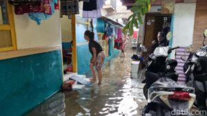 Banjir Warakas Kembali Melanda, Warga Keluhkan Air Naik Sore Hari Setelah Sempat Surut