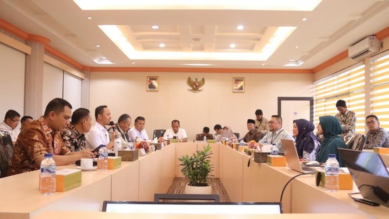 Pemko Pekanbaru & Unri Proyeksikan 10 Danau Jadi Embung untuk Atasi Banjir