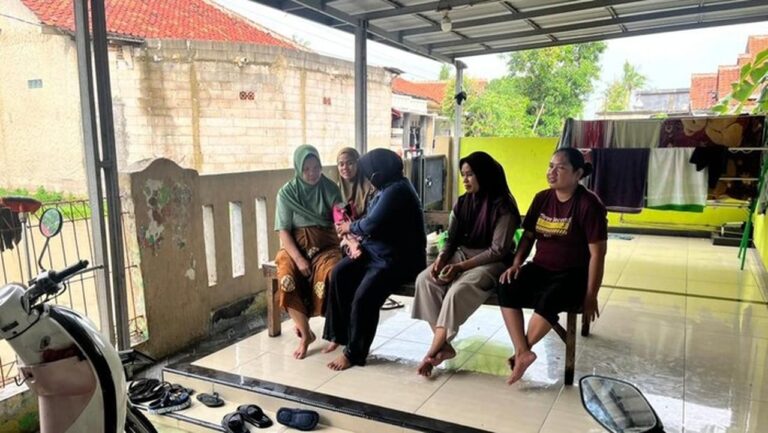 Banjir Tangerang Surut, Polres Metro Berikan Layanan Kesehatan dan Imbauan Sanitasi