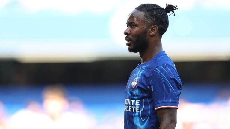 Liam Rosenior Buka Peluang Raheem Sterling dan Axel Disasi Kembali ke Skuad Chelsea Liam Rosenior Buka Peluang Raheem Sterling dan Axel Disasi Kembali ke Skuad Chelsea