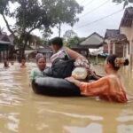 Banjir 5 Hari di Pandeglang, Warga Mengungsi dan Mulai Terserang Penyakit Kulit