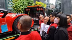 Hakim Sidang Minyak Goreng Cek Langsung Ferrari dan Harley-Davidson sebagai Barang Bukti