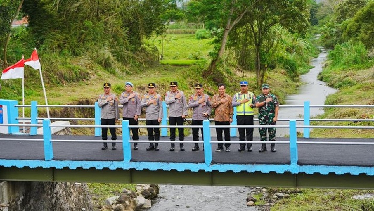 Kapolri Resmikan 19 Jembatan Merah Putih Presisi di Jawa Tengah, Permudah Akses Warga