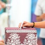 Emak-emak Bekasi Tertangkap Basah Curi Amplop Pernikahan Saat Menyamar Jadi Tamu