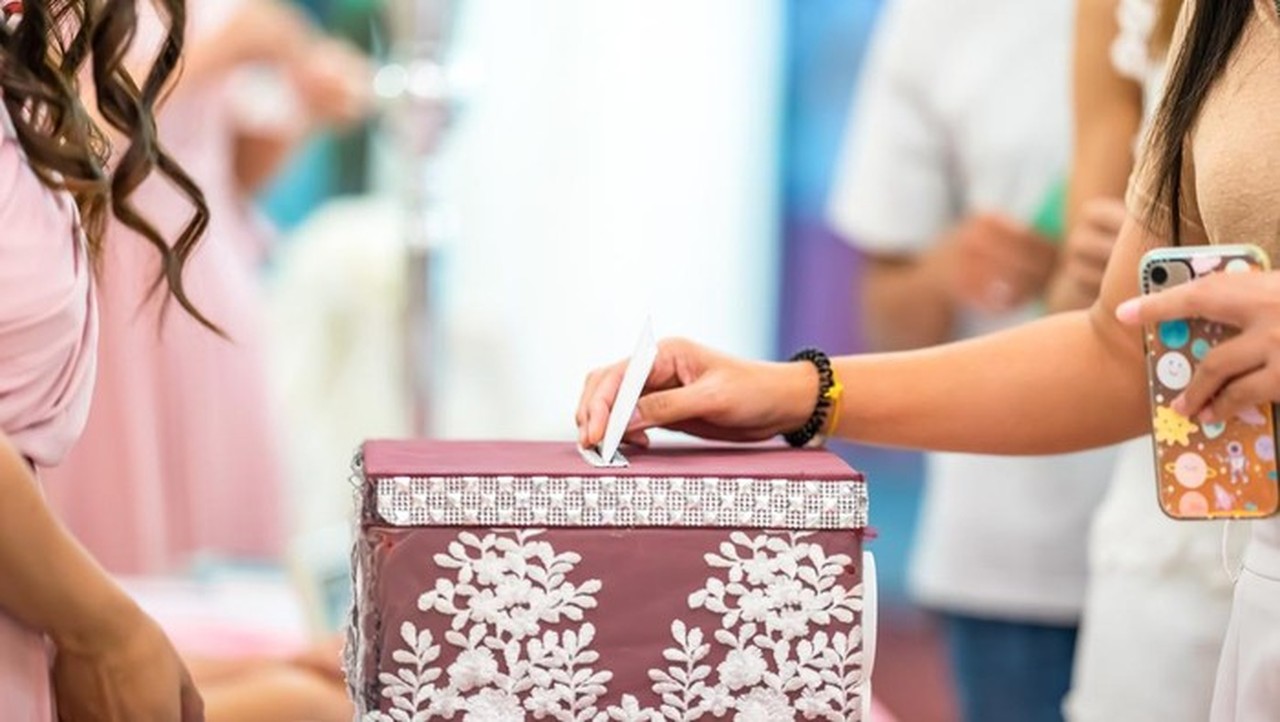 Emak-emak Bekasi Tertangkap Basah Curi Amplop Pernikahan Saat Menyamar Jadi Tamu