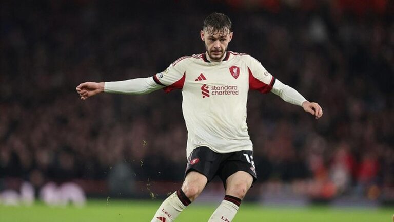 Conor Bradley Berterima Kasih Atas Dukungan Fans Usai Operasi Cedera Lutut