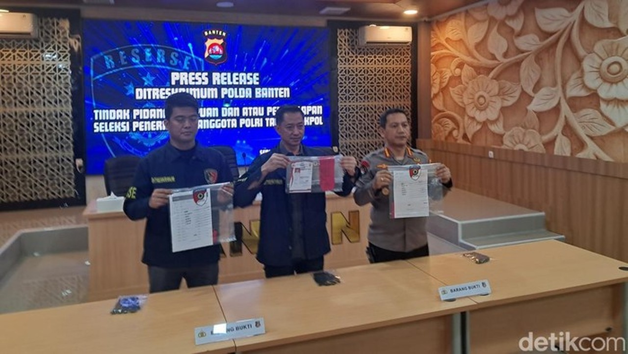 Polda Banten Tangkap ‘Abah Jempol’ Terduga Penipuan Rp 1 Miliar Modus Calo Akpol Polda Banten Tangkap ‘Abah Jempol’ Terduga Penipuan Rp 1 Miliar Modus Calo Akpol