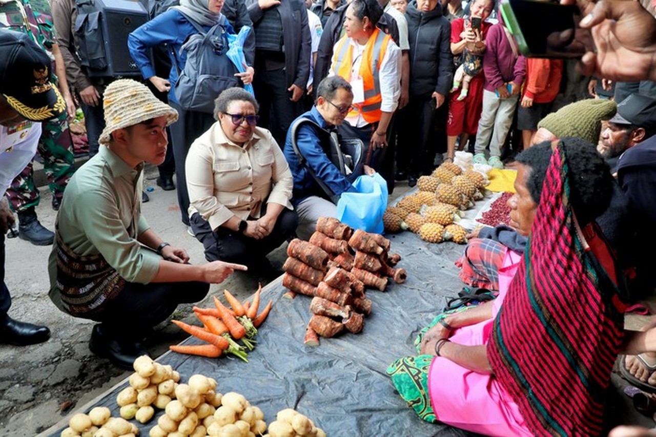 Wamendagri Ribka Haluk Pastikan Percepatan Pembangunan Papua Bersama Kunker Gibran