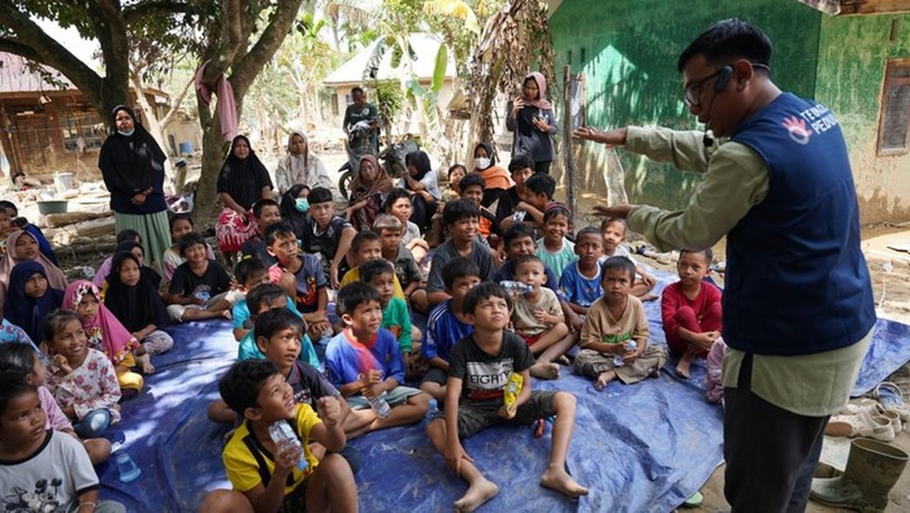 TelkomGroup Berikan Dukungan Psikologis dan Bantuan Kemanusiaan untuk Anak-anak Korban Banjir Aceh Tamiang