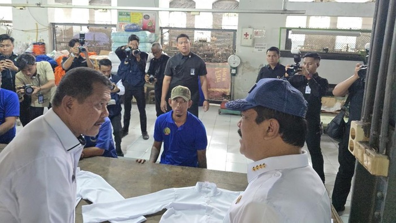 Menteri Agus Pesan 5.000 Hijab untuk Anak Korban Bencana Aceh dari Lapas Cirebon