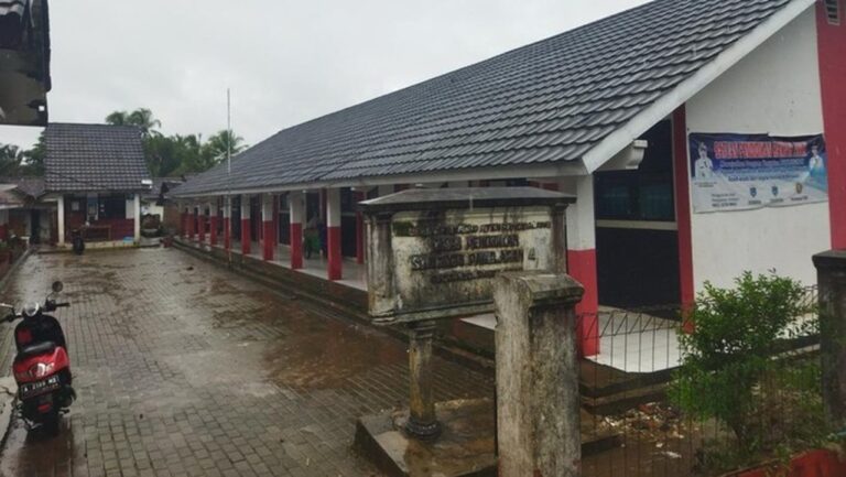 12 Kecamatan di Pandeglang Terendam Banjir, Siswa Terpaksa Belajar Daring