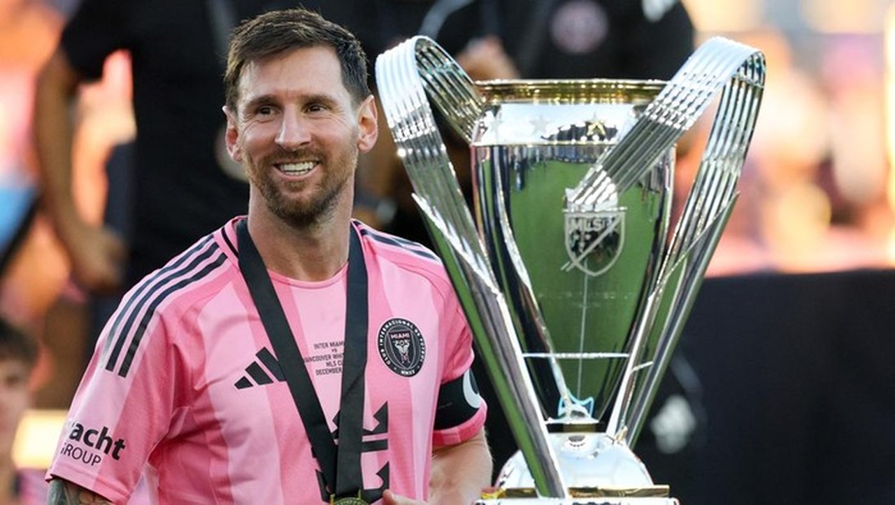 Presiden Al Ittihad Tawarkan Cek Kosong untuk Lionel Messi: “Berapapun yang Diinginkan”