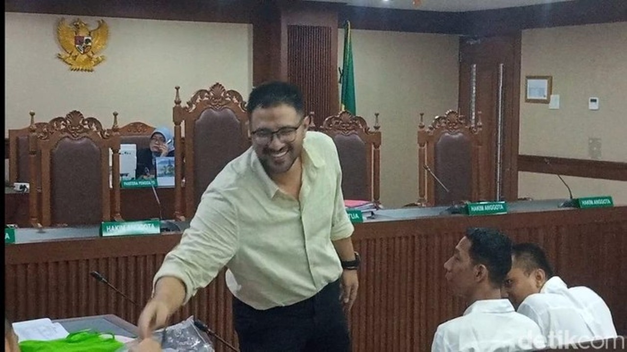 Polisi Ungkap Chat Ammar Zoni Minta Plastik Klip ke Dokter Kamelia di Sidang Narkoba