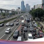 Massa Buruh Bubar dari Depan Kemnaker, Lalin Gatot Subroto Arah Cawang Padat