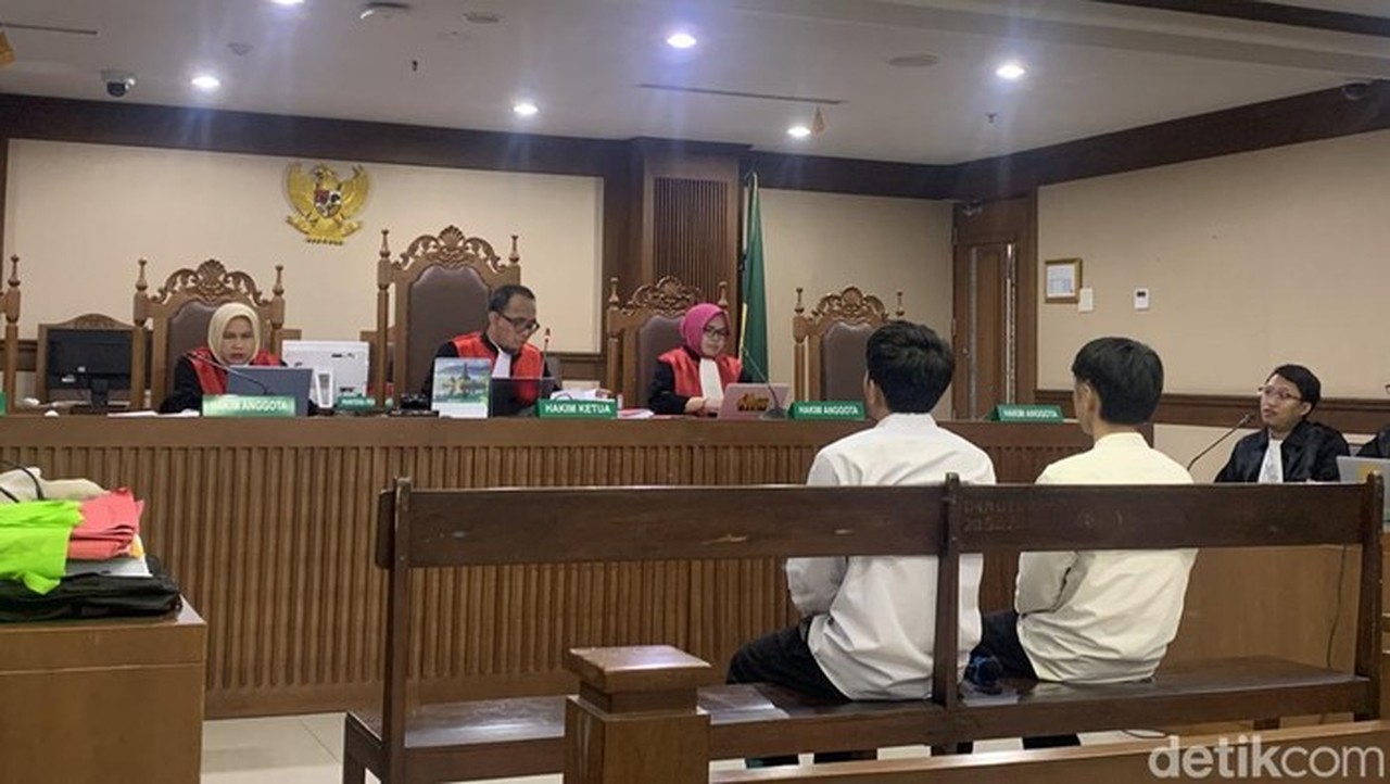 Empat Terdakwa Demo Ricuh Agustus Dituntut 10 Bulan hingga 1 Tahun Penjara