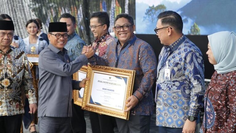 Bank Mandiri Diganjar Penghargaan di Hari Desa Nasional 2026 Atas Kontribusi Pemberdayaan Desa Bank Mandiri Diganjar Penghargaan di Hari Desa Nasional 2026 Atas Kontribusi Pemberdayaan Desa