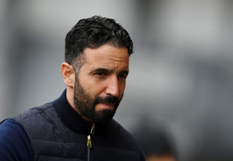 Ruben Amorim Bungkam Saat Dihadang Media Usai Dipecat Manchester United