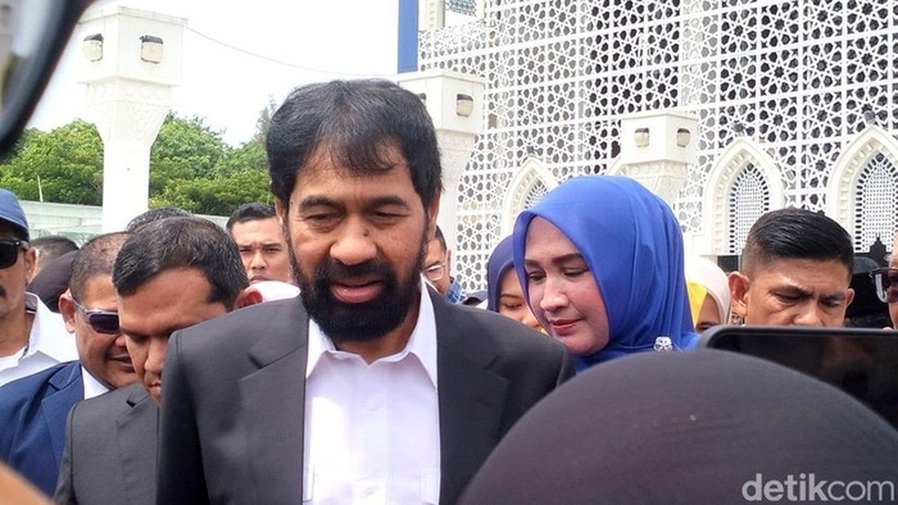 Mualem: Jembatan Antar Desa di Aceh Masih Rusak, Siswa Terpaksa Naik Rakit ke Sekolah