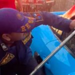 Damkar Bogor Pecahkan Kaca Porsche Demi Evakuasi Kunci Mobil yang Tertinggal