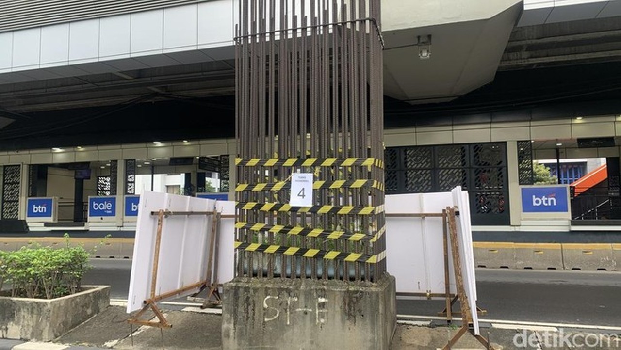 Warga Harap Pembongkaran Tiang Monorel Rasuna Said Segera Tuntas