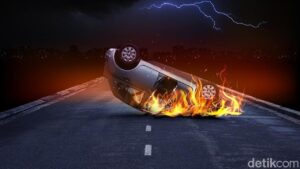 Mobil DFSK Terbakar di Tol JORR KM 23+300, Diduga Korsleting Listrik