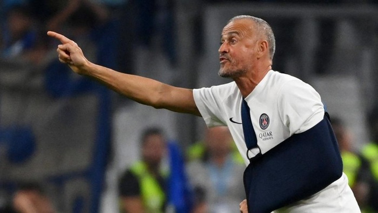 Luis Enrique Dukung Wacana Kartu Oranye di Sepak Bola: Inovasi Penting untuk Olahraga