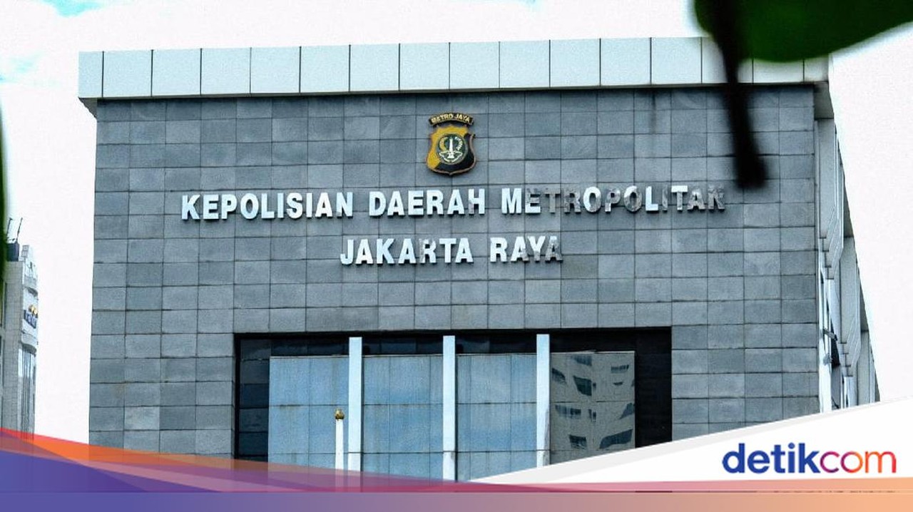 Jokowi Beri Sinyal Restorative Justice, SP3 Terbit untuk Eggi Sudjana dan Damai Hari Lubis