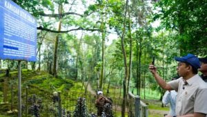 Menbud Fadli Zon Tinjau Situs Cibalay Bogor, Dorong Riset Warisan Budaya