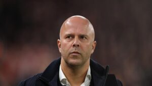 Arne Slot Akui Krisis Bek Liverpool, Tapi Enggan Berjanji Soal Transfer