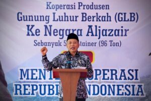 Menkop Ferry Juliantono Lepas Ekspor 96 Ton Kopi Subang ke Aljazair