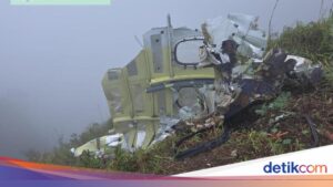 Serpihan Badan dan Ekor Pesawat ATR 42-500 Ditemukan di Puncak Gunung Bulusaraung Sulsel