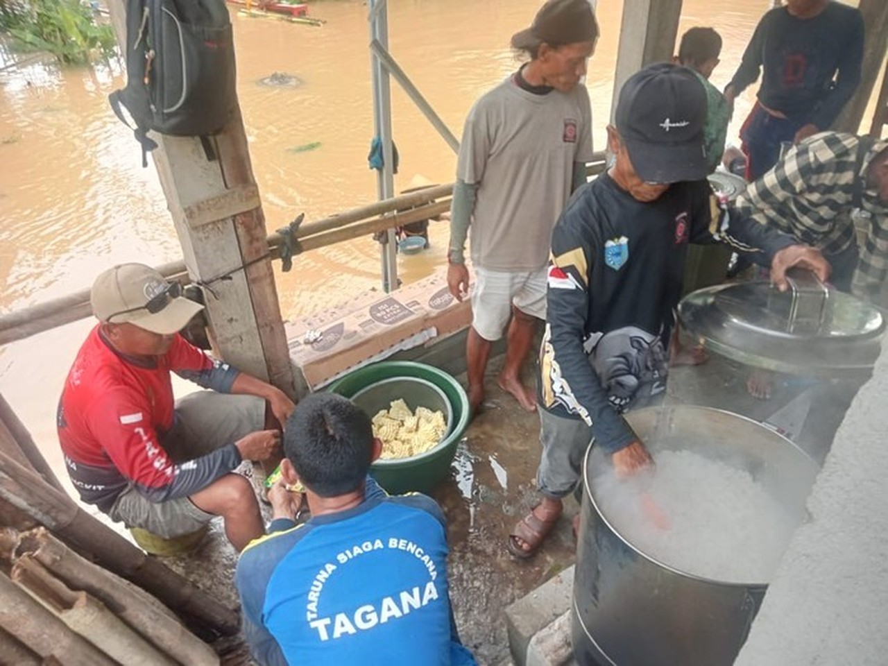 Kemensos Pastikan Bantuan Logistik Tiba di Pandeglang untuk Korban Banjir