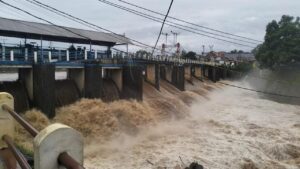 Bendung Katulampa Siaga 3 Akibat Hujan Puncak, Waspada Banjir Jakarta