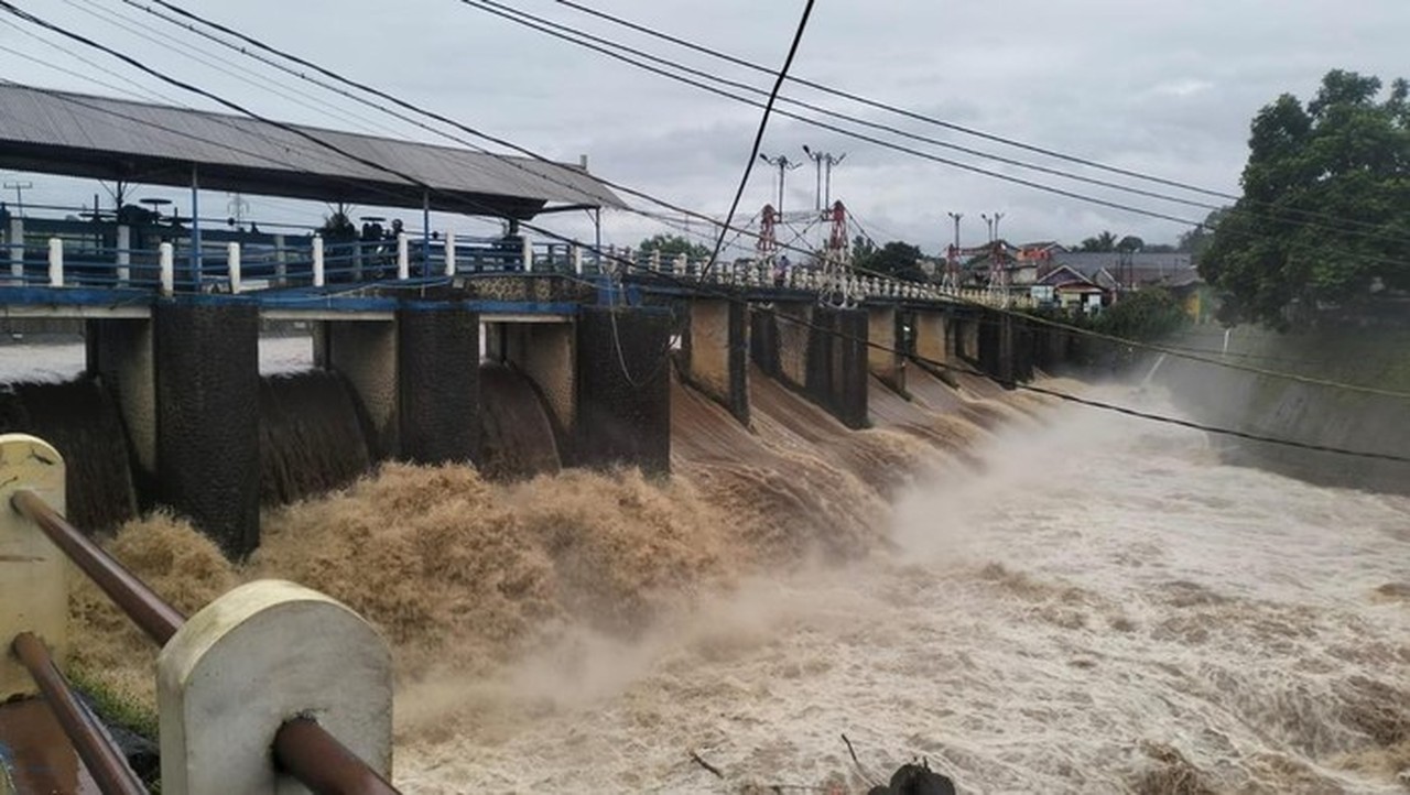 Bendung Katulampa Siaga 3 Akibat Hujan Puncak, Waspada Banjir Jakarta