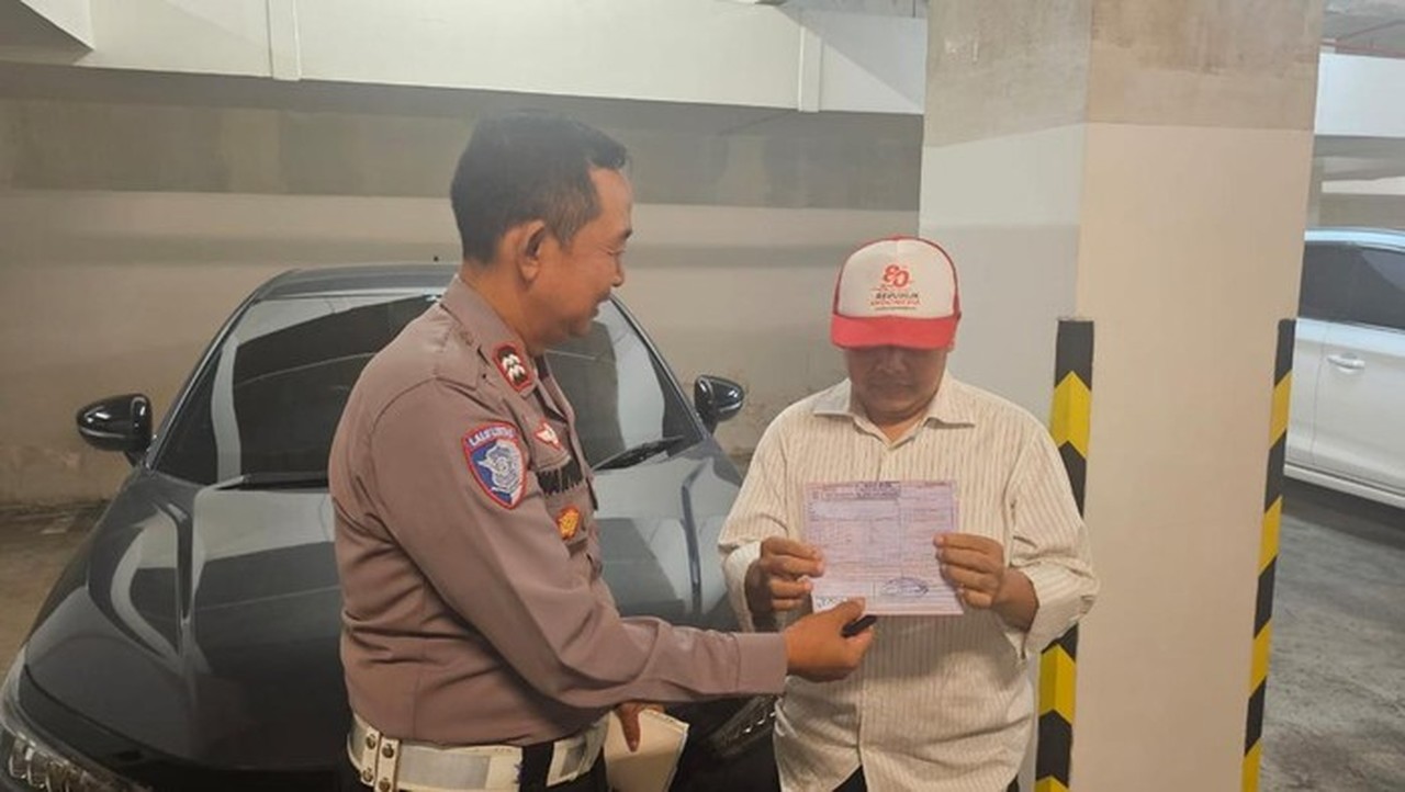 Mobil Lawan Arah di Tol Dalkot Tebet, Pengemudi Ditilang dan Minta Maaf