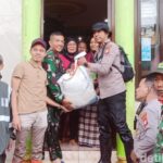 Kapolsek Kelapa Gading Salurkan Bantuan Sembako untuk Warga Korban Banjir Pegangsaan Dua