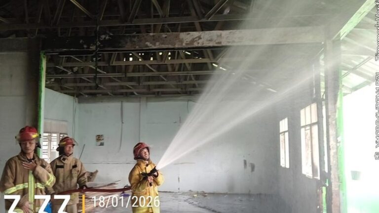 Gudang Logistik Pesantren di Bogor Dilalap Api, Diduga Akibat Korsleting Listrik