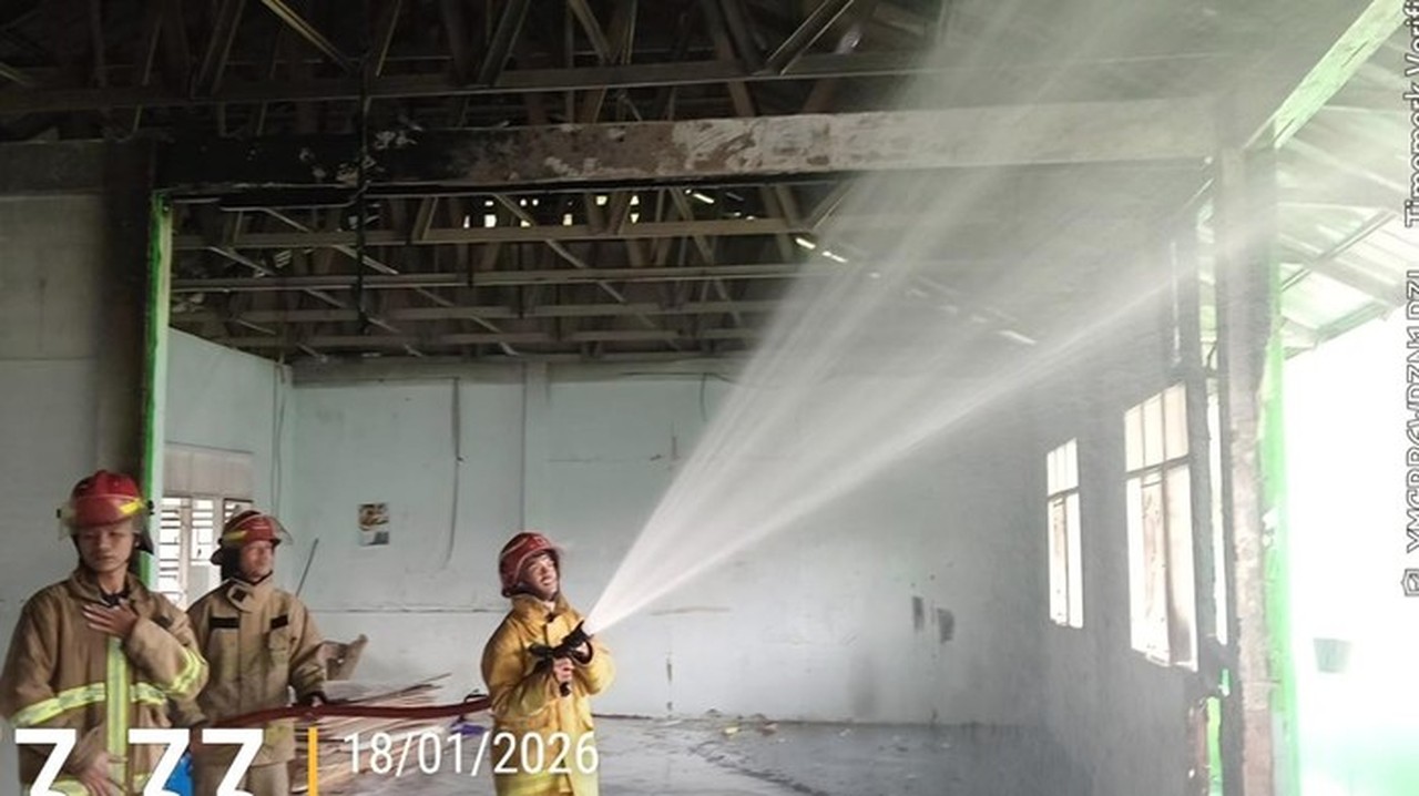 Gudang Logistik Pesantren di Bogor Dilalap Api, Diduga Akibat Korsleting Listrik