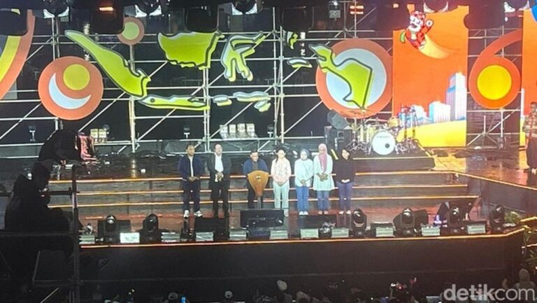 Pramono Anung Pimpin Countdown Tahun Baru 2026 di Bundaran HI, Sampaikan Pesan Kepedulian