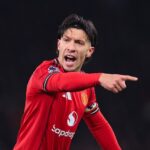 Komentar Mengejek Legenda MU Terhadap Lisandro Martinez Buat Klub Tak Senang