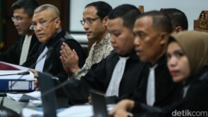 Nadiem Makarim Klarifikasi Tudingan ‘Kunci’ Chromebook dalam Pengadaan Laptop Pendidikan