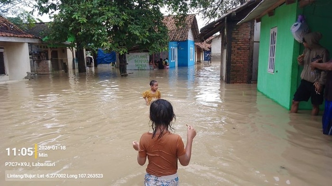 Kemensos Kirim Bantuan Logistik untuk Ribuan Warga Terdampak Banjir di Bekasi