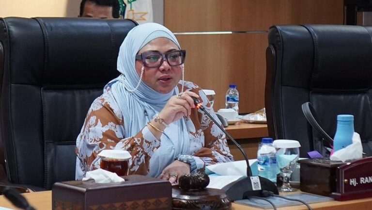 Gerindra DKI Desak Sanksi Tegas Pelaku Pembuang Sampah di Tanggul Muara Baru